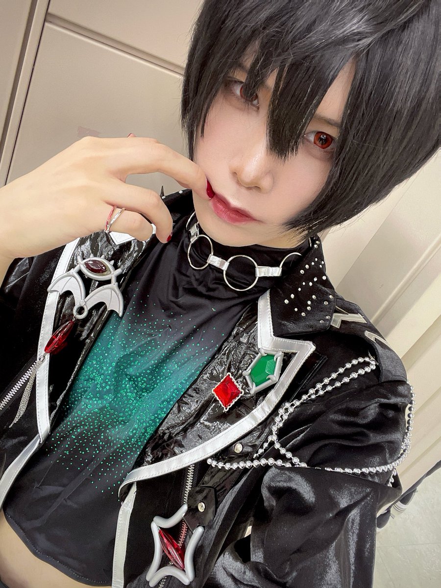 nagafuchimakise's tweet photo. 久々のアコスタevil凛月でいました😈📞

#アコスタ池袋 https://t.co/jKFrGEIxr2
