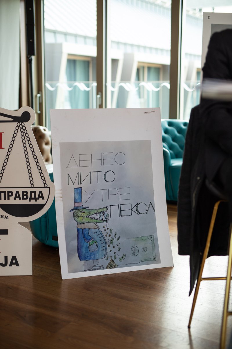 Analytica Think tank tweet media