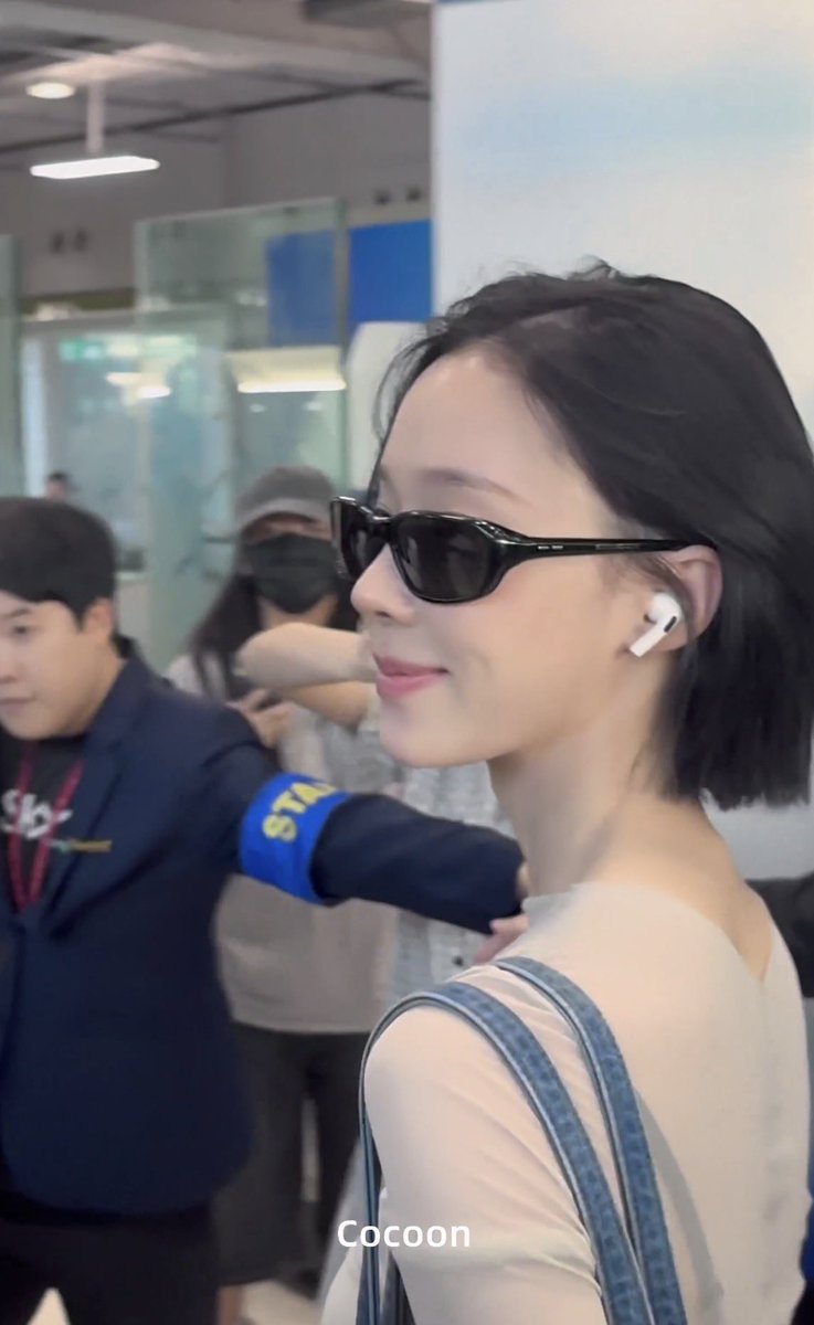 winterbluuu👽 tweet media