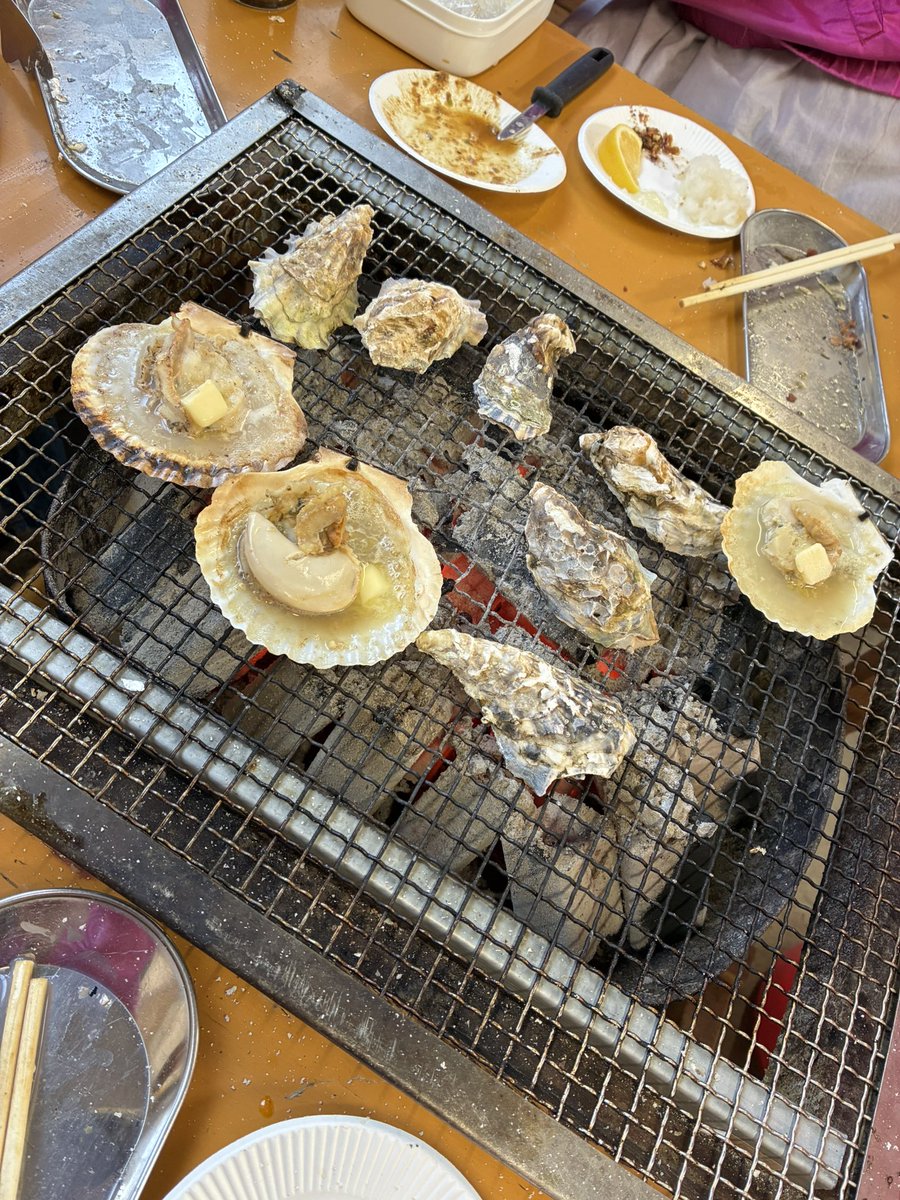 hourin_design's tweet photo. 今日は今年2回目の牡蠣小屋に☺️
焼き牡蠣美味しかった🦪✨✨ https://t.co/uWiCVPqjGo