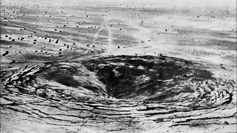 हमने 1974 में पहला परमाणु परीक्षण किया। अमेरिका ने हमपर कई तरह के प्रतिबंध थोप  दिए। 

हमने 1998 में दूसरा परमाणु परीक्षण किया। अमेरिका ने हमपर कई तरह के प्रतिबंध थोप  दिए। 

इन प्रतिबंधों में सैन्य, परमाणु, तकनीक, ईंधन और आर्थिक सहायता रोकने जैसे प्रतिबंध थे। 

हमने 1965 और 1971