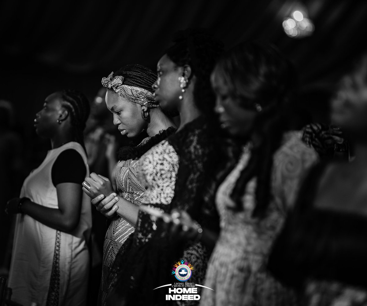 rccglsc_'s tweet image. Pastor Ife Munis led us in prayer as we entered the presence of our God in thanksgiving and praise.

#rccglsc #teamard #thanksgivingservice #EAA84