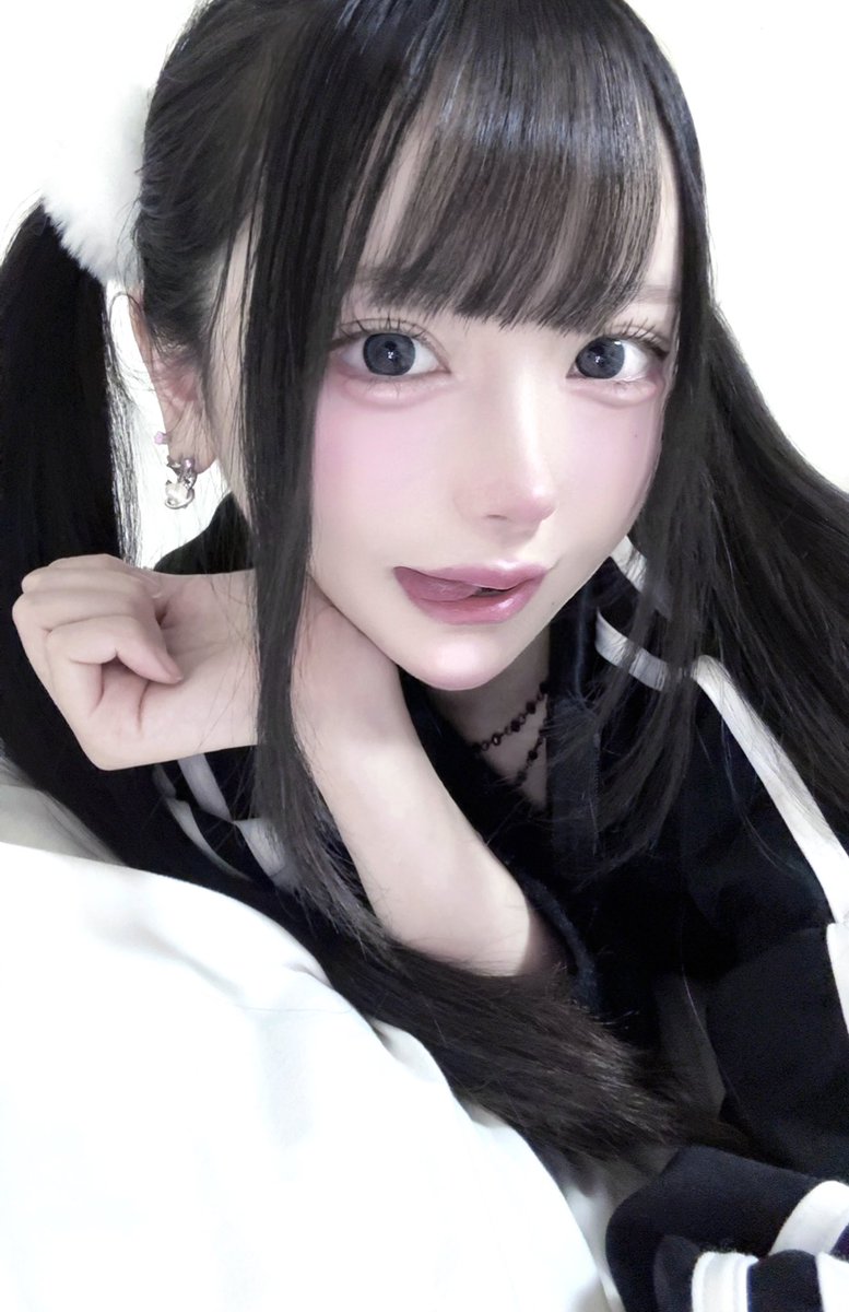 ☦︎︎ tweet media