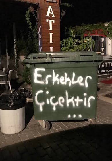 1 Mart #dünyailtifatgünü'n de Erkekler çiçektir 💐diyoruz kızlar onlara iyi davranalım🤣🤣🤣
