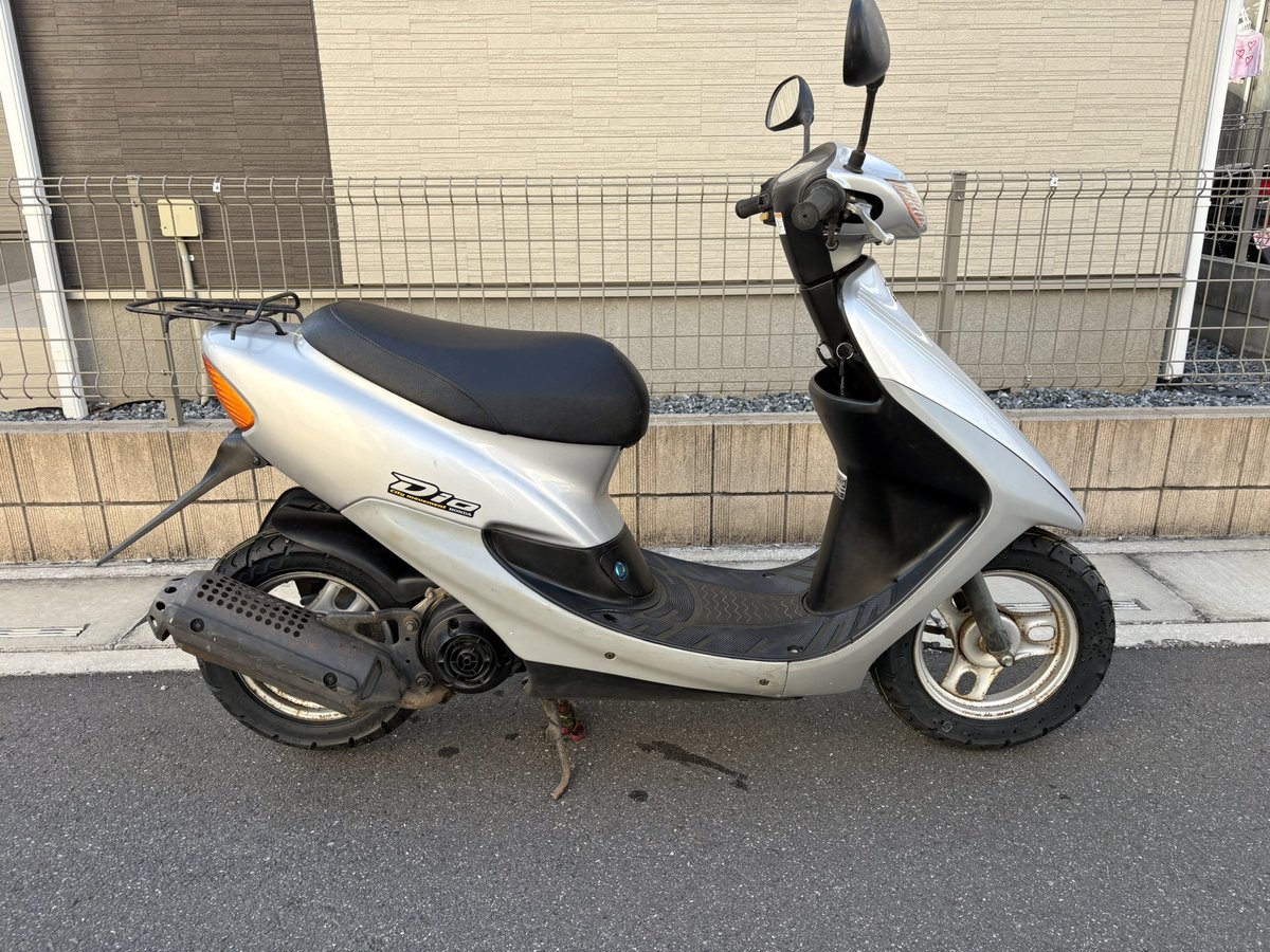 yukkirf5's tweet photo. ワンオーナー！AF34ライブディオ
写真付けながら詳細ツリーに載せるので見てってください！
#原付
#売り
#売ります
#ディオ
#ライブディオ
#ホンダ
#中古
#スクーター
#ワンオーナー https://t.co/CcWSF2URzC