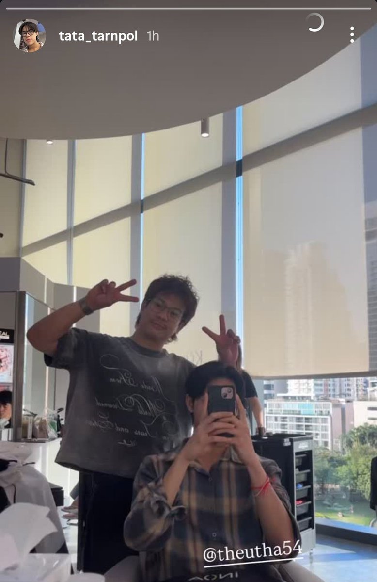 eiahxlv's tweet photo. tata just updated his ig story, and he's wearing his fave plaid shirt again 🥺 https://t.co/ooWsIyxZmx