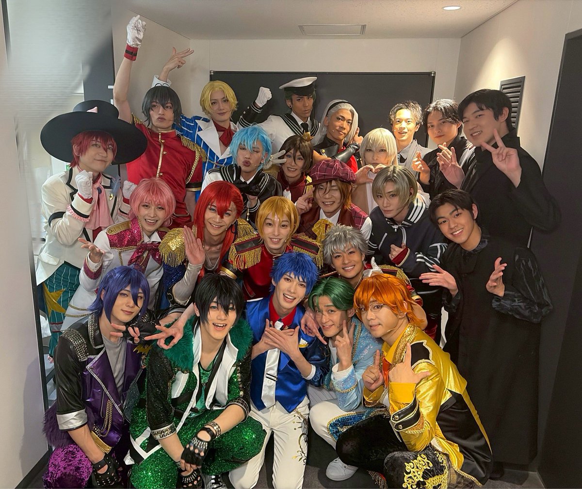 sho_kato_'s tweet photo. 舞台「KING OF PRISM」
千秋楽&amp;配信ありがとうございました！

大和アレクサンダーと出会えてよかった。
俺にとって大切な役になりました！！💪

そしてこの熱いキャスト達がいいんだよ！
作品を愛してて最高すぎるぜ！

そしてストリート系が最強だぜ！！

#キンプリ #ブタキン
#大和アレクサンダー https://t.co/GtNU84lwqf