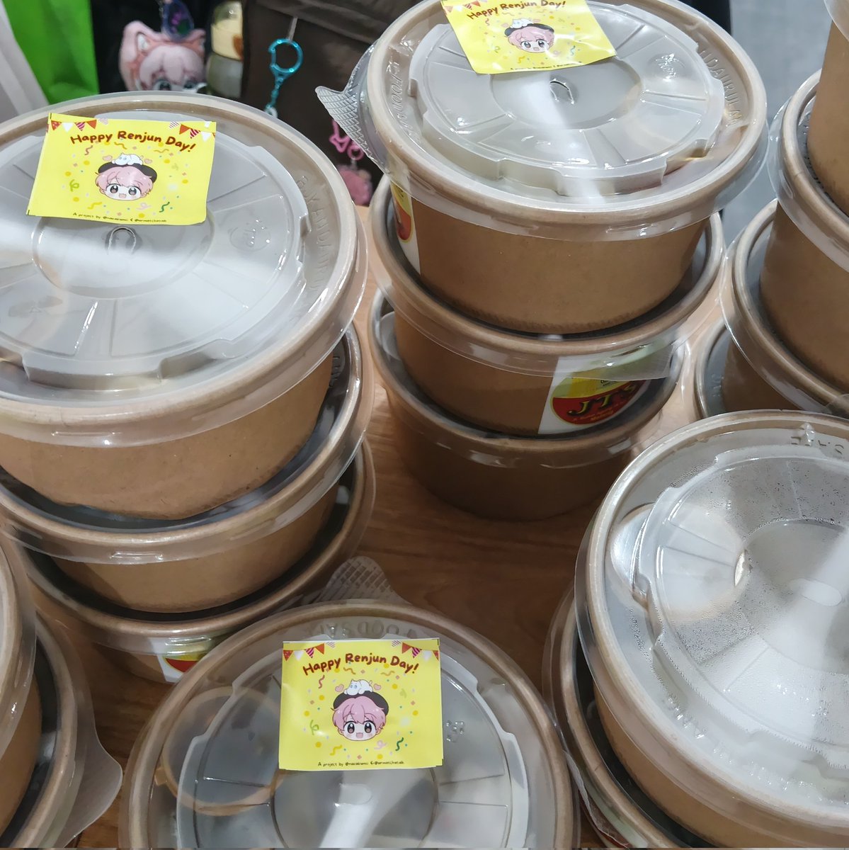 Halo Renfs! 🦊💛
Selain mengadakan cupsleeve b'day event, aku dan <a href="/nakakumiii/">now</a> juga berbagi takjil sebagai wujud rasa syukur ⸜(｡˃ ᵕ ˂ )⸝♡

Happy Renjun's month (˶˃ ᵕ ˂˶)🌼