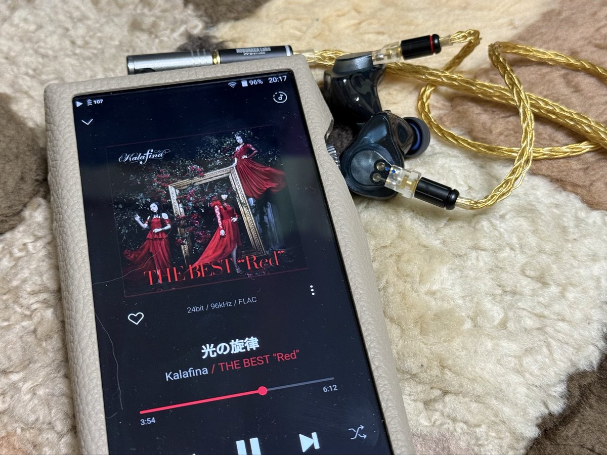 Luna_NFC's tweet photo. 微妙だったEST Universal 、SP4000では良い感じ。作り手の想いとは違うかもしれないけど… https://t.co/OMJI3UmgA7