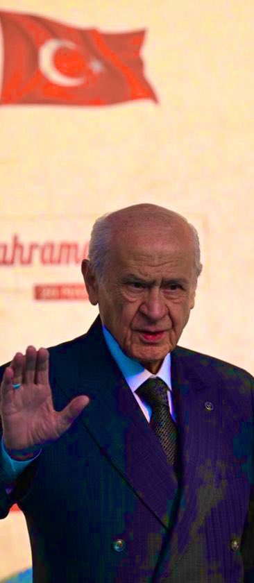 Bu vatanı sevmekle, onu korumak farklı şeylerdir. 

Stratejik bakış, çığır açan vizyon, Ülkücü Davaya ve Türk Milletine adanmış bir ömür: DEVLET BAHÇELİ ..