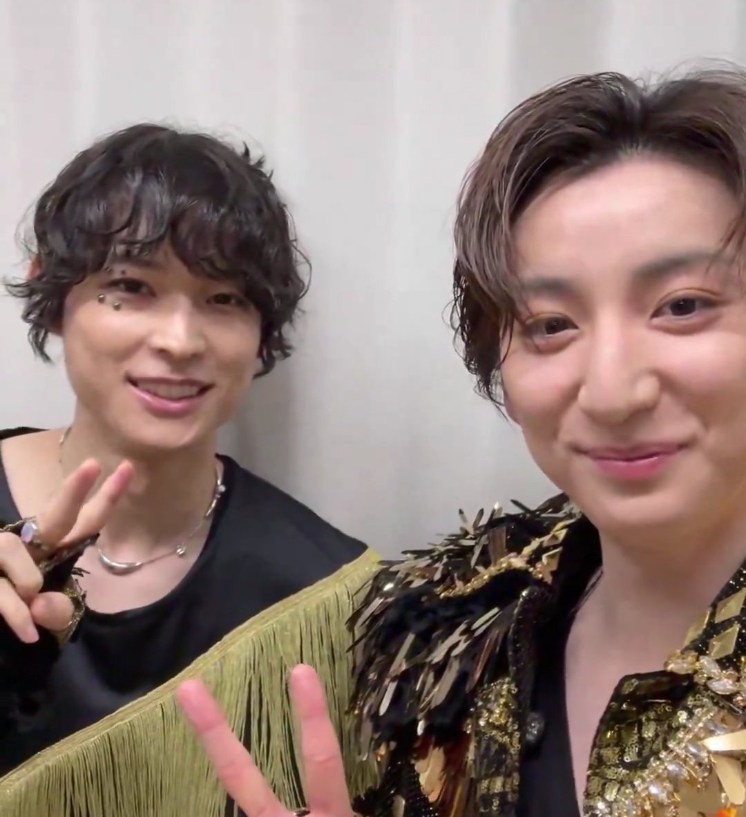 ょもほく㌠まさかの動画WWWWWWWWW動画なのにほぼ不動なのしぬWWWWWWWWWW
ﾏﾂﾑﾗｻﾝなんて言ってる…？「動画バージョンが発生すんの？」って聞こえる気もしないでもない…💭
動画バージョンありがたすぎるるる🥲❤️‍🔥