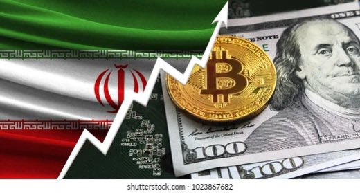 Oli_Oli_crypto's tweet photo. Wydobycie 1 BTC kosztuje w Iranie $1,300. W USA nawet $130,000. To nie błąd🤯

Jak to możliwe ? 
Zacznijmy od początku…

2018 rok. USA nakłada na Iran pakiet sankcji który odcina kraj od SWIFT, blokuje transakcje dolarowe i zamraża dostęp do międzynarodowego systemu bankowego. Rial zaczyna pikować w ciągu kilku lat traci ponad 90% wartości. Firmy nie mogą płacić za import, rezerwy walutowe topnieją, a zwykli Irańczycy patrzą jak ich oszczędności znikają.
I właśnie wtedy ktoś w Teheranie zauważył coś interesującego.
Iran siedzi na jednych z największych rezerw gazu i ropy na świecie. Energii jest pod dostatkiem tyle, że eksportować jej nie możesz, ze względu na sankcje. Ale możesz ją zamienić w prąd po $0.01–0.02 za kWh i kopać tym prądem Bitcoin. Aktywo którego żaden SWIFT nie zatrzyma, żaden rząd nie skonfiskuje, żadna sankcja nie zamrozi. W 2019 roku Iran legalizuje wydobycie kryptowalut. I to nie z miłości do zdecentralizowanych finansów 😉. Efekt?? Wydobycie jednego BTC w Iranie kosztuje ok. $1,300. W USA bez wynegocjowanych kontraktów energetycznych to $87,000–130,000. Cała różnica bierze się z jednego: ceny prądu. $0.01 kontra $0.13 za kWh.

Dziś Iran odpowiada za ok. 2–5% globalnego hashrate’u. Dla porównania: USA to ok. 37%, Chiny mimo oficjalnego zakazu wydobycia z 2021 roku nadal kontrolują ok. 12% globalnej mocy. Iran nie jest dominującym graczem sieciowym, ale nie jest też zerem.
Ważniejsze jest jednak kto tym wydobyciem zarządza i do czego służy.

IRGC -Gwardia Rewolucyjna kontroluje znaczną część irańskich operacji kryptowalutowych. Bitcoin nie był tam traktowany jako spekulacyjny instrument. Był narzędziem operacyjnym: do rozliczeń za import towarów z ominięciem sankcji, finansowania zakupów sprzętu, wspierania regionalnych sojuszników. Huti w Jemenie, Hezbollah w Libanie, milicje w Iraku. Crypto jako logistyka, nie ideologia. Skutki uboczne odczuwali zwykli Irańczycy. Farmy IRGC pobierały prąd w pierwszej kolejności, podczas gdy całe dzielnice siedziały po ciemku przez wiele godzin. Były minister energii Iranu szacował że wydobycie kryptowalut pochłaniało nawet 10% krajowej produkcji energii.

To robota IRGC, ale Chamenei był politycznym parasolem pod którym to wszystko funkcjonowało. Decyzje strategiczne, które pozwoliły IRGC zbudować ten równoległy system finansowy, zapadały za jego zgodą i pod jego przywództwem. Ten parasol właśnie zniknął.

Co to zmienia bezpośrednio dla sieci Bitcoin? Pod względem hashrate ?Niewiele. Sieć przeżyła zakaz wydobycia w Chinach w 2021 roku gdy z dnia na dzień wypadło ponad 40% globalnej mocy. Przy tej skali Iran to epizod,trudność się dostosuje, bloki wrócą do normy.

Bardziej istotne pytanie brzmi co irańskie podmioty robią ze swoimi rezerwami BTC gdy kraj politycznie płonie. W poprzednich irańskich eskalacjach militarnych napływ kryptowalut na giełdy ze strony tamtejszych podmiotów wyraźnie rósł. Zmiana władzy i chaos polityczny to sytuacje w których rezerwy mogą być upłynniane szybko i niekoniecznie w sposób zorganizowany.

Rynek wycenił śmierć Chameneia jako potencjalny koniec epoki, nie początek nowej eskalacji stąd wzrosty BTC. Czy ma rację zobaczymy przy otwieraniu Azji. Ale żeby rozumieć co się naprawdę wydarzyło, trzeba wiedzieć czym Iran był dla krypto przez ostatnie 7 lat. Nie przypadkowym graczem lecz państwem które z konieczności zbudowało jeden z najbardziej pragmatycznych systemów omijania sankcji w historii, oparty na blockchainie. I właśnie ten system stracił polityczne oparcie.

#iran #mining #bitcoin #kryptowaluty #oli_research $BTC