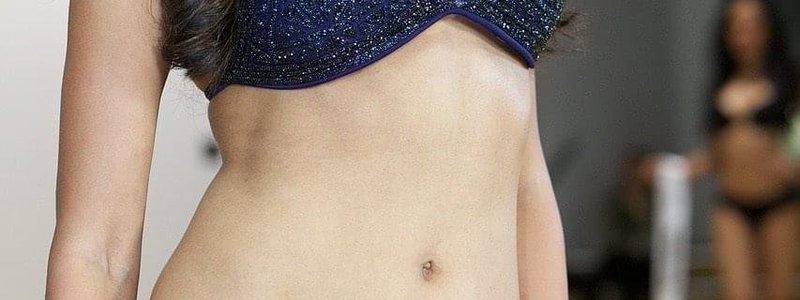 AnbuRjs's tweet image. Guess this Actress within 0.5 Second?