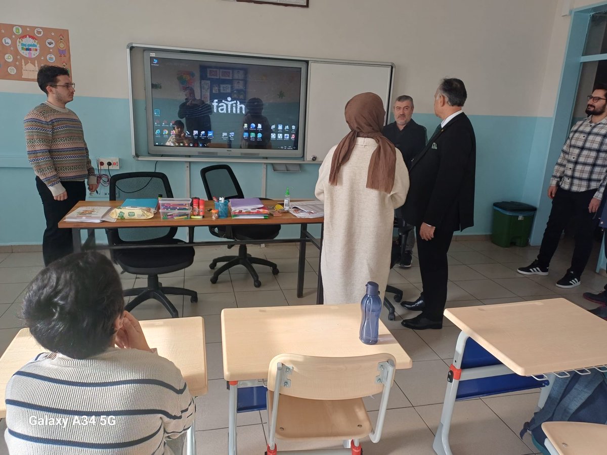 TepebasiMem's tweet photo. İlçe Millî Eğitim Müdürümüz Sayın Mehmet Faideci, TOKİ Şehit İkram Cirit Özel Eğitim Uygulama Okulunu ziyaret etti ve okulda yürütülen eğitim faaliyetleri hakkında bilgi aldı. https://t.co/0TQlm3gTSZ