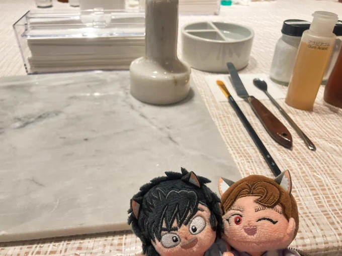 本日はお友だちと絵具づくり体験してきました〜!とても楽しかった!!作った絵具使うの楽しみ〜どんな絵を描こうかな