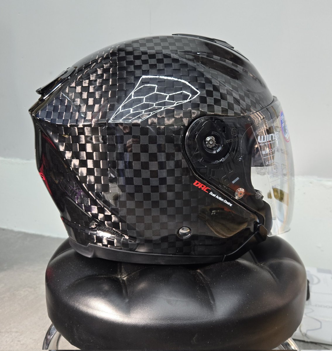 MOTOSICKAzxs's tweet photo. 【激レア在庫！】
WINS A-FORCE RS JET 12K 🏁
​欠品続きの超人気モデル、
【Mサイズ・Lサイズ】確保しました！
​この12Kカーボンの輝き、手に入れるなら今。
所沢の店舗でお待ちしております！
​#WINS #ヘルメット #在庫あり #バイク乗りと繋がりたい #所沢 #カーボンヘルメット https://t.co/0ogq6n87IO