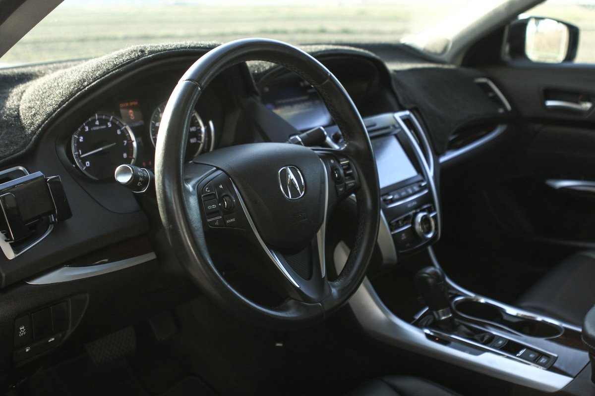 accord_1100's tweet photo. my new car🚗
2015 ACURA TLX 2.4L base grade.

一度乗ってみたかった念願のACURA TLX✨
何度か街中でお見かけしていた個体に縁があり乗ることができました🙆‍♂️
上品で大人な車作りが出来るよう維持していきます！！ https://t.co/BCXeNX1s02
