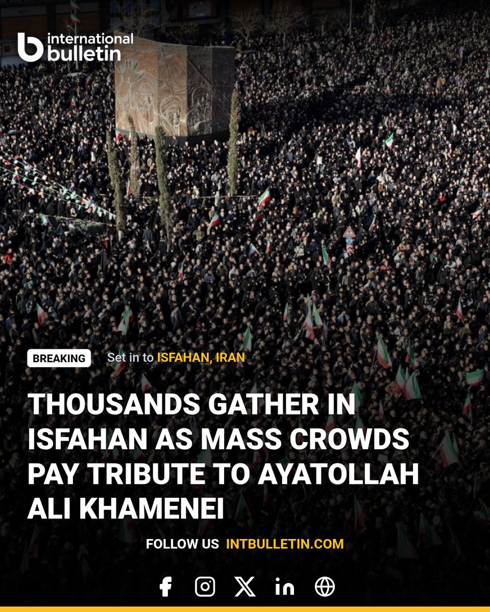 intbulletin's tweet photo. Thousands of people gathered in Isfahan to mourn and pay tribute to Iran’s Supreme Leader Ayatollah Ali Khamenei. Crowds held candles and portraits, expressing grief and solidarity during the mourning gatherings. The emotional scenes reflected many supporters across the country https://t.co/O0qvlqMMtS