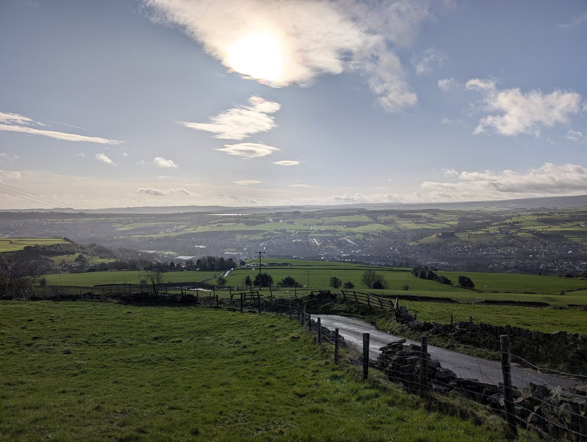 Merrers73's tweet image. 1st of March and it feels like Spring is here. #Slaithwaite #Golcar #Milnsbridge