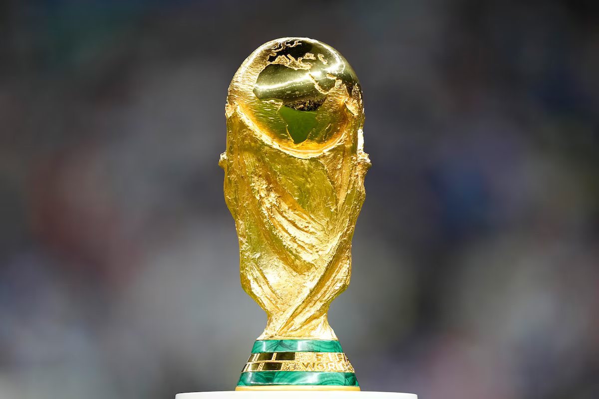 É uma vergonha para a FIFA, entidade que organiza a Copa do Mundo de seleções mundiais de futebol manter os EUA como sede! Um país assassino que provoca guerras por todo o planeta!