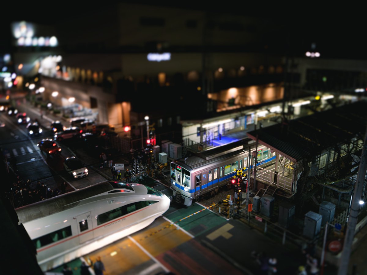 Harry__Photo's tweet photo. VSE 真夜中の輸送大作戦

まるで鉄道模型の世界観。 https://t.co/7Htx8BkGBb