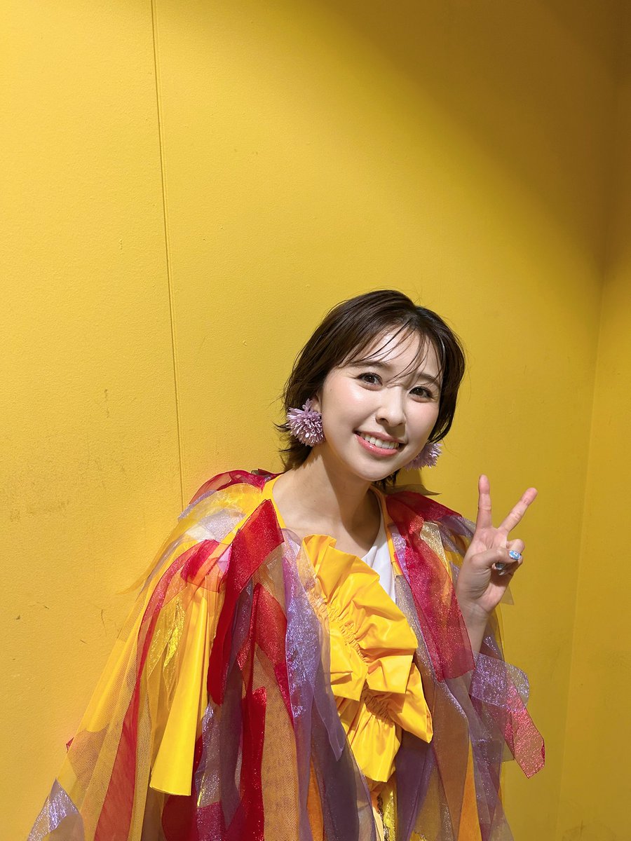 8文字を知ったしおりん！ まあ、普段イヤモニしてるからね〜😄💛