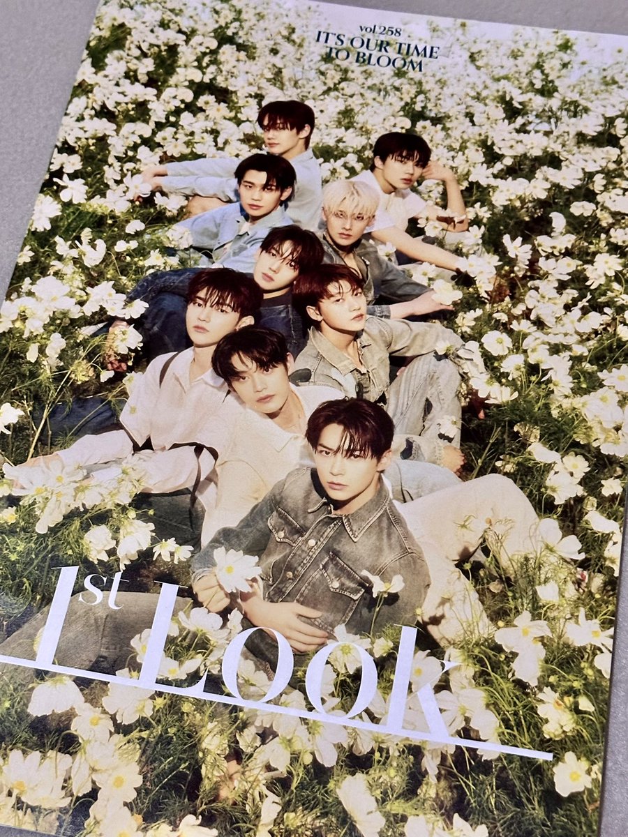 RamenGirlnini's tweet photo. first official pictorial as ot9 😭😭😭 https://t.co/tJTZYHpqvM