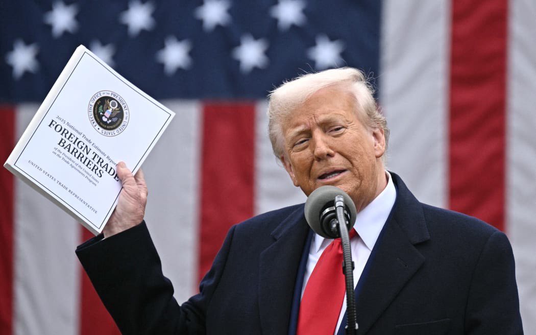 shajimathe78701's tweet photo. Trump’s GENIUS Masterstroke: Control Energy = Control the World! 
China’s the ONLY rival. US dominated supply chains:
•Iran: Choked China’s oil (10%+ crude).
•Venezuela: Flipped oil flow from China.
•Russia-Ukraine: Sanctions spiked prices, US LNG won.
Cut rival’s fuel = WIN. https://t.co/XItyFRjAKE