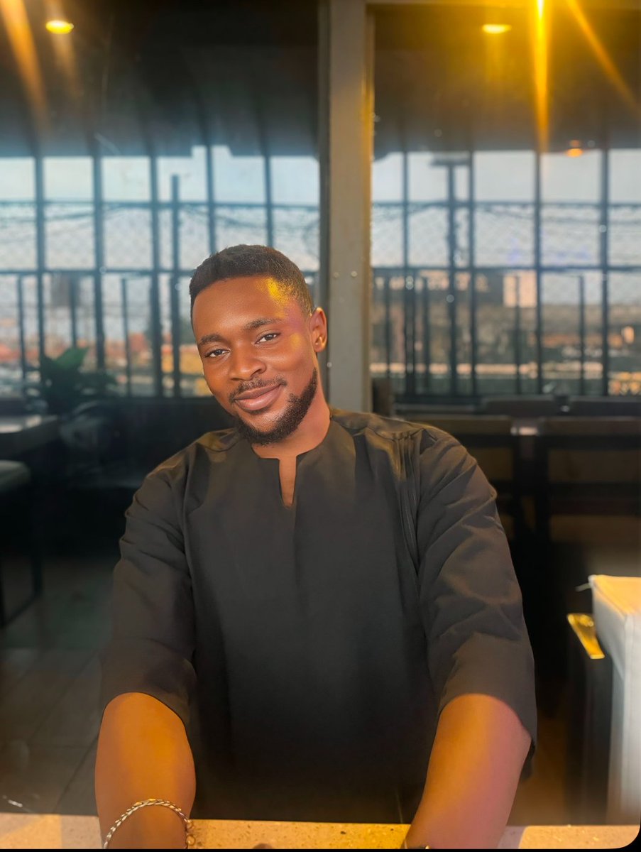 kinshetesu's tweet photo. was about leaving church today, a lady told me "Your outfit suits you, you look really nice"

I didn't hear her well at first but I knew she was giving me a compliment and I wanted her to say it again. So I said "ma?" 

And she said it again... Loro kan, my day has been made.😅😅 https://t.co/NFFsMxuUXq