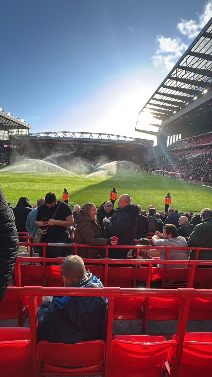 Tough one to take yesterday, didn't feel like a 5-2 game, however it's always unacceptable to concede 5 no matter who you play. 

The Anfield curse continues, can't tell you how many times I've been here to only see just the one win 😂

Praying Brighton and Fulham do the business