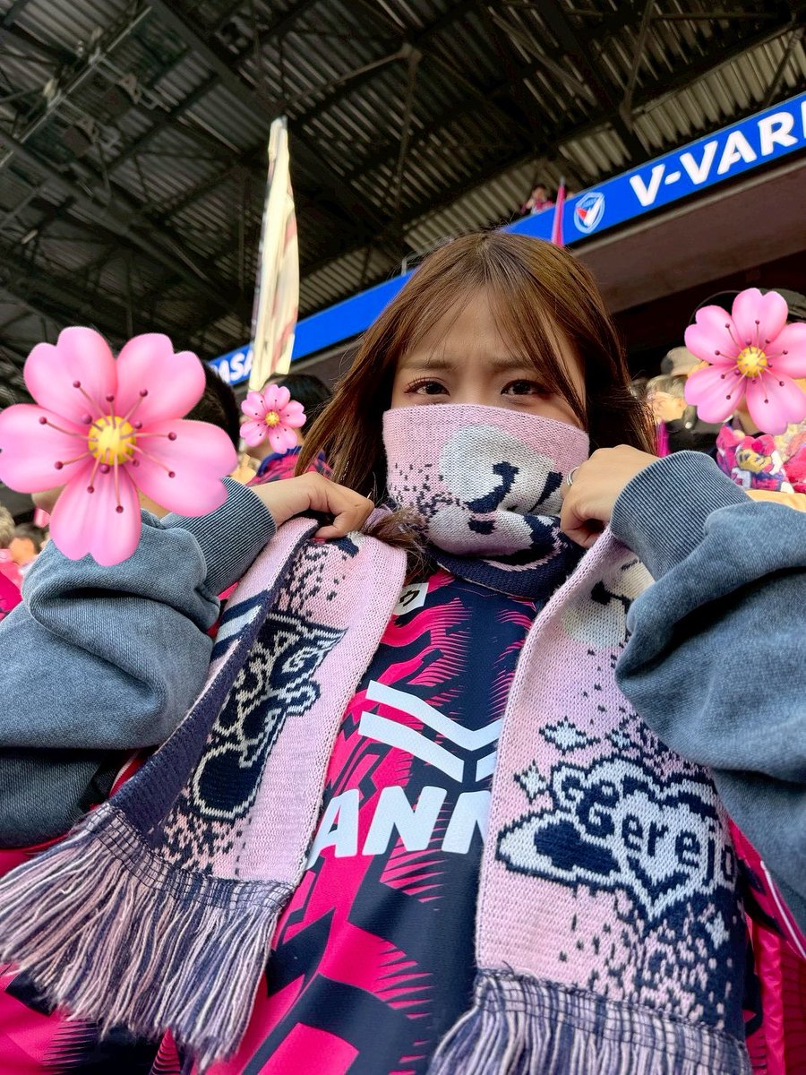 pomi0423's tweet photo. 花粉ヤバ過ぎてこうしてこう https://t.co/WasrOdsPVx