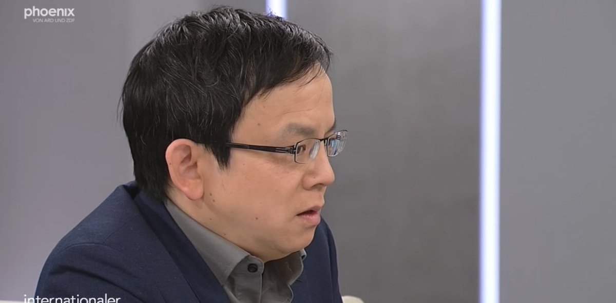 Was für ein unwürdiges Gestammel dieser Journalisten auf Phönix…!
Intellektueller Tinnitus…
Nur die Moderatorin kann flüssig reden.