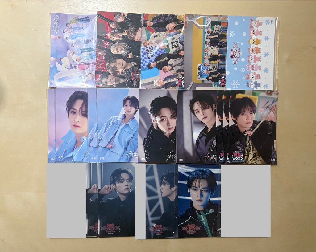 straykids スキズ オンラインくじ ステッカー 缶バッジ うちわ トレカ