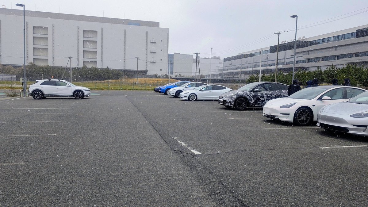 mat2ate7's tweet photo. 【関西定例EVオフ会】【毎月第2日曜】
日時:3/8(日)9時〜正午までに解散
場所:海とのふれあい広場 第1駐車場🚗
https://t.co/b8EO9ZEgfJ
EVに興味があればどなたでも参加OK🤗
参加連絡不要!
その日の気分に合わせて、いつ来ていつ帰ってもOKです✨ https://t.co/9myOjhbhrD
