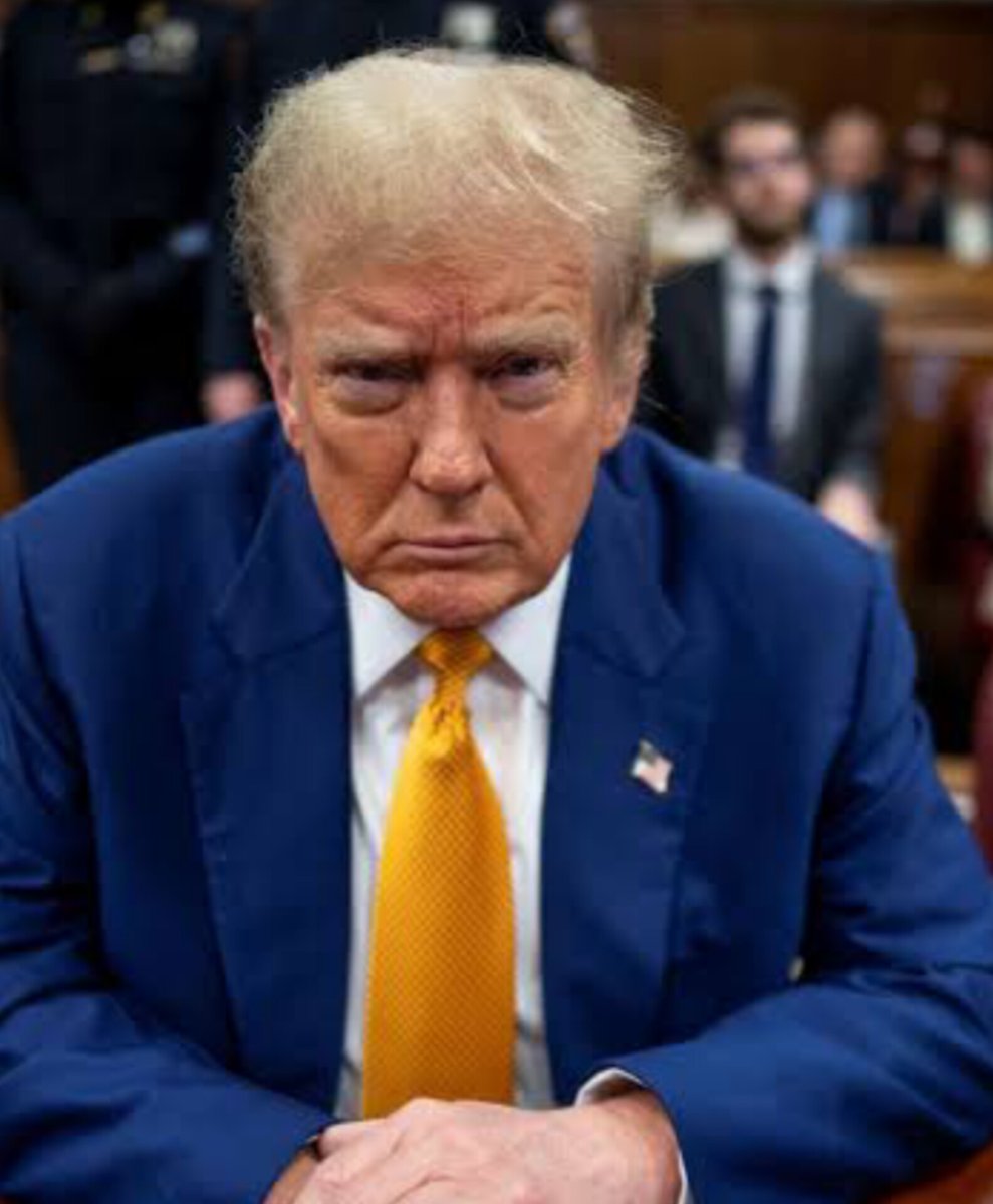 Novos arquivos divulgados mostram Epstein dizendo que Trump está encurralado como um rato e que ATACARIA O IRÃ pra desviar a atenção. 

Possivelmente Trump está sendo chantageado. Mais de 3 milhões de arquivos ainda não foram divulgados e Israel pode ter acesso a mais segredos