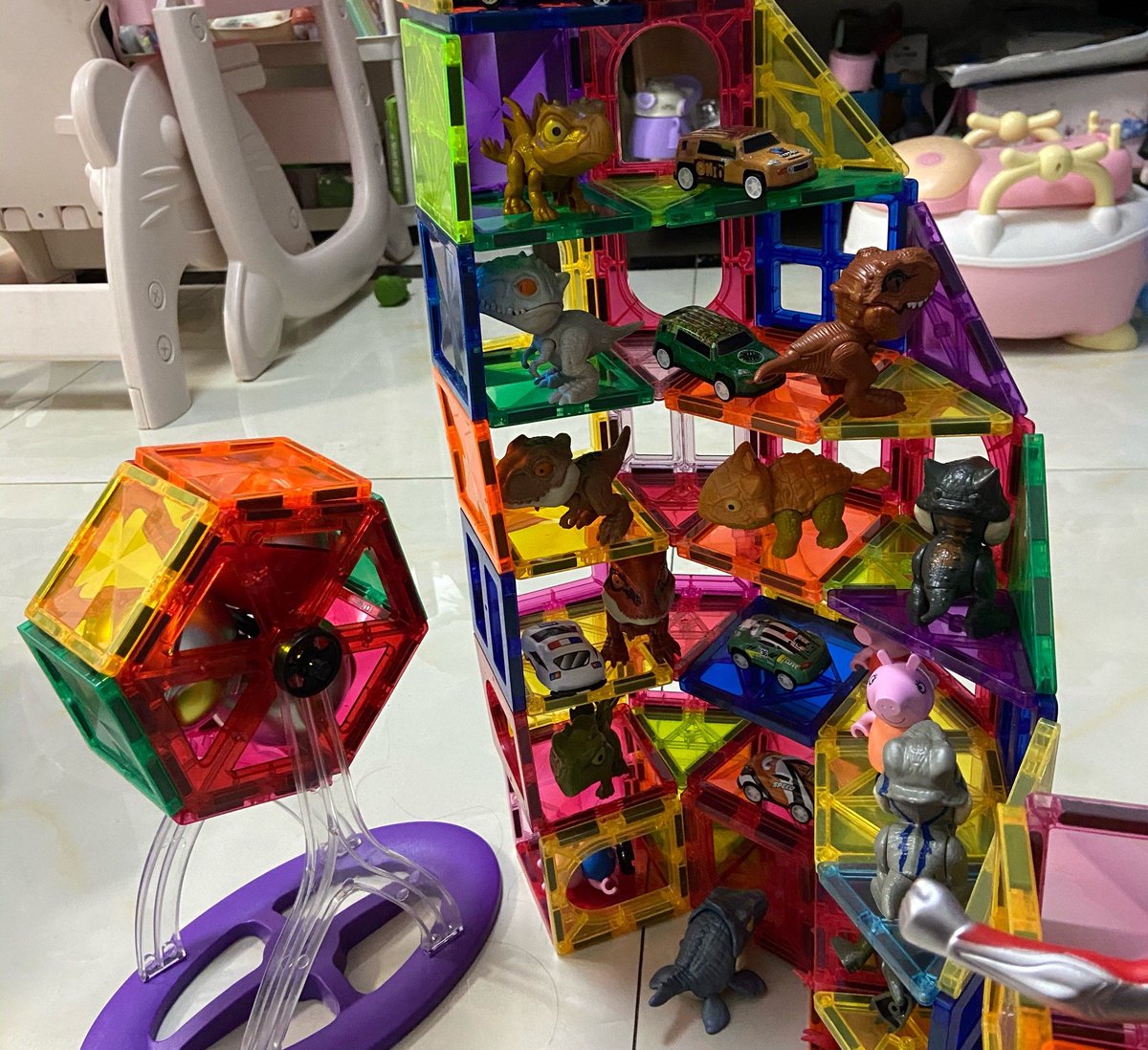Joseildes4's tweet photo. "Today’s tiny win: building a Lego castle with my kid—no instructions, just chaos, giggles, and a 'dragon tower' that’s very lopsided. Parenting magic = embracing the mess. #ParentingWin #LegoFun" https://t.co/BnFGehyPCT