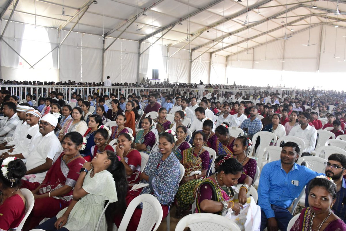 patasp_tapi's tweet photo. નાલોઠામાં ૪૮૦ વિદ્યાર્થીઓ માટે ગુણવત્તાયુક્ત શૈક્ષણિક સુવિધાઓ સાથે ૩૨૦ કુમાર-કન્યાઓ માટે રહેણાંક વ્યવસ્થા 

રાજ્ય સરકાર શિક્ષણ અને આરોગ્ય સહિત છેવાડાના માનવી સુધી લાભ પહોંચાડવા કટિબદ્ધ : રાજ્યમંત્રી ડો. જયરામભાઈ ગામીત https://t.co/dYgAZKIvU1