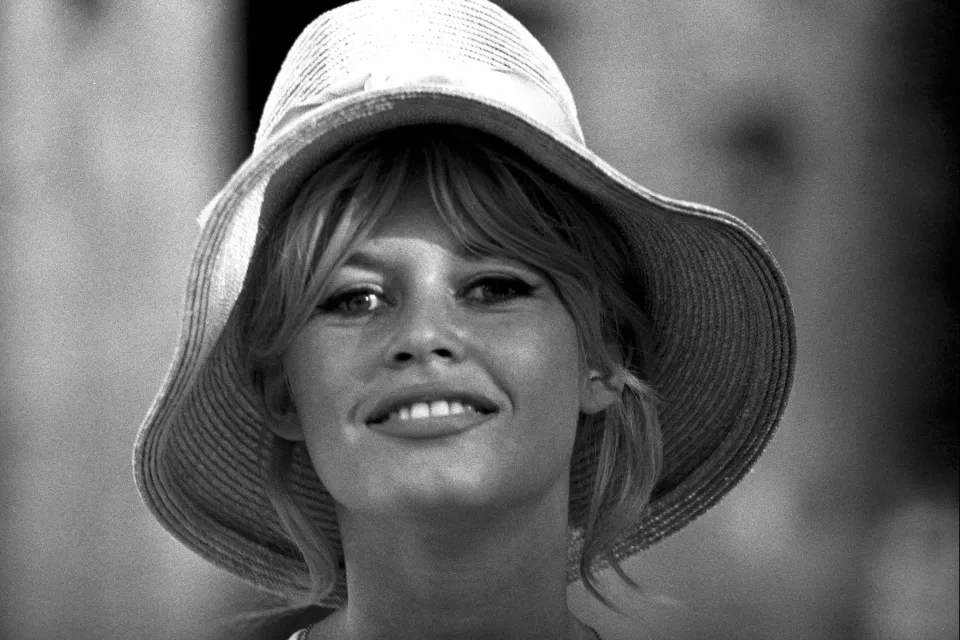 Loovenelle's tweet photo. #Cesars2026 #Honte #BrigitteBardot huée..
Comme elle avait raison :

«Je suis arrivée dans le cinéma au bon moment en balayant tous les interdits et je l’ai quitté au bon moment lorsqu’il s’est cassé la gueule pour devenir minable.»

— À Paris Match, le 15 juillet 2024. https://t.co/7gWMTeILcn