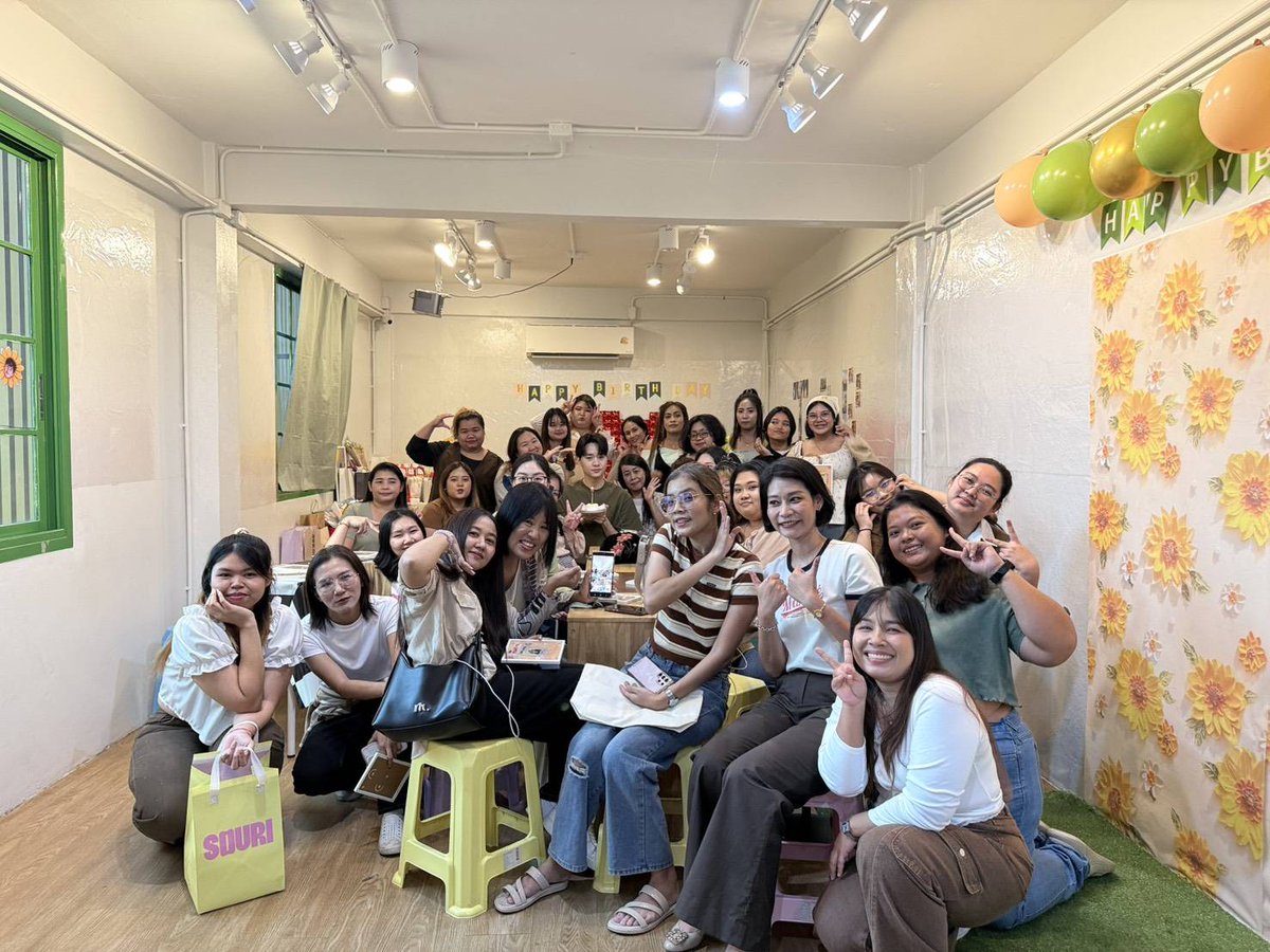 torsupakorn_family tweet media