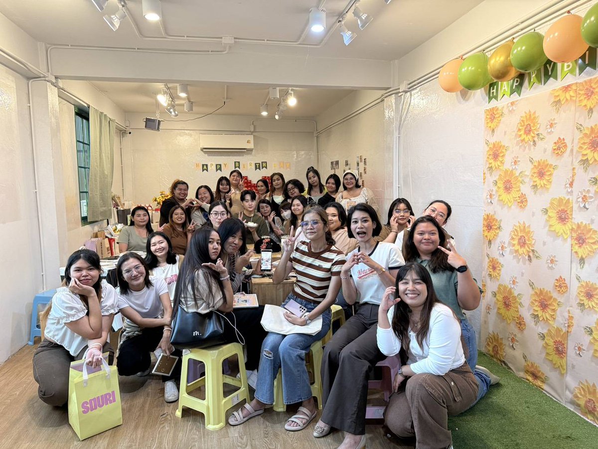 torsupakorn_family tweet media