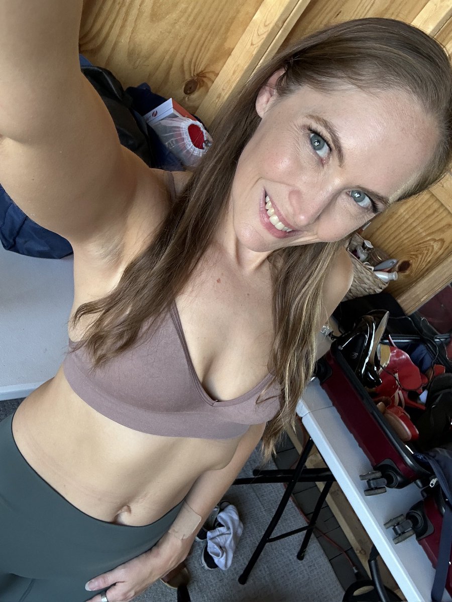 Rachel Adams tweet media