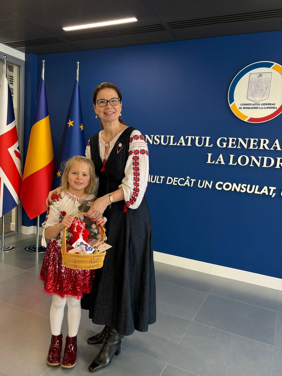 Mulțumiri Bibliotecii Prichindeilor din Londra, prichindeilor și părinților lor pentru acest mărțișor cu totul special! 

O primăvară frumoasă, cu pace și bucurii în suflet tuturor!

🌷🍀🌺facebook.com/share/p/1CSHJo… 🌸🍀🌺

<a href="/CGLondra/">Consulate General of Romania in London</a> #HubComunitar 
#comunitate #români_în_UK