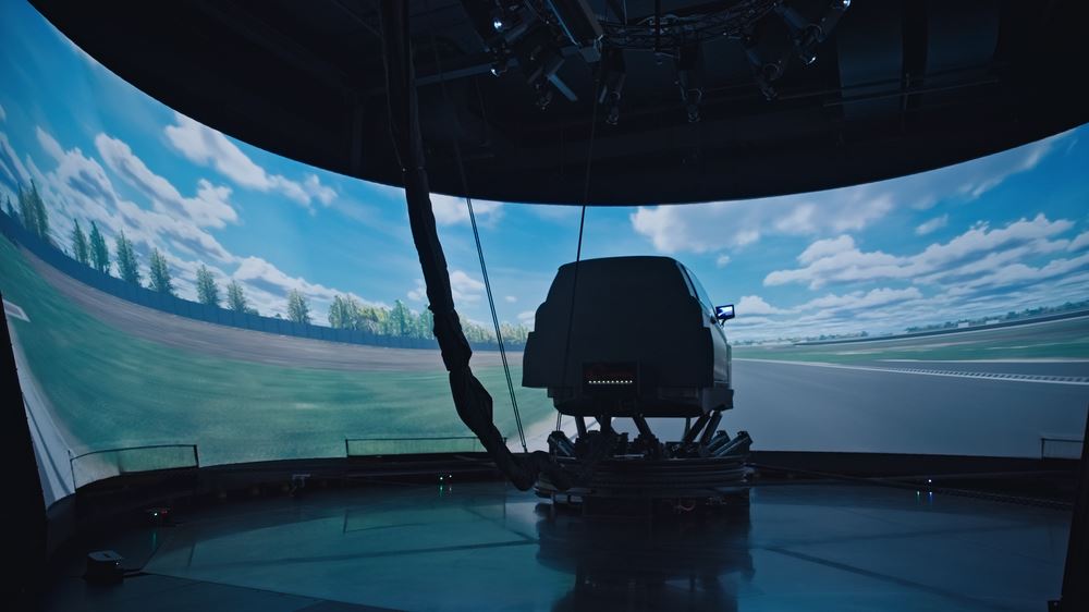 LaTribuneAuto's tweet image. Le #simulateur Driver-in-the-Loop DiM500 de Bridgestone permet d'évaluer les performances des #pneus #Bridgestone @Bridgestone @pneus @simulateur #conduite @conduite #DriverintheLoop @DriverintheLoop

latribuneauto.com/reportages/con…