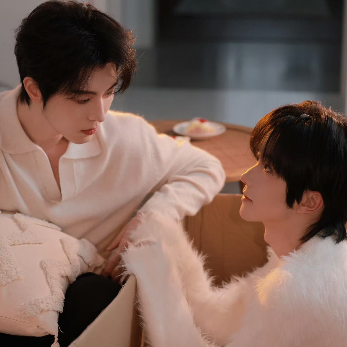 พี่ป๊าแทบไม่มองกล้อง มองแต่หน้าหมวย ผมไม่ไหวละ พ่อผมคลั่งรักเกิ๊นนนน ㅠㅠ