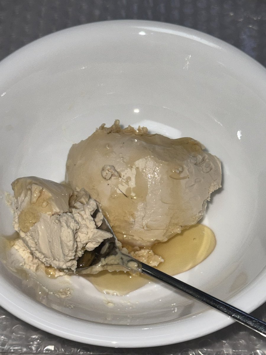 두유 그릭요거트
정말 내 취향이라 행복해짐
너 진짜 내 거다