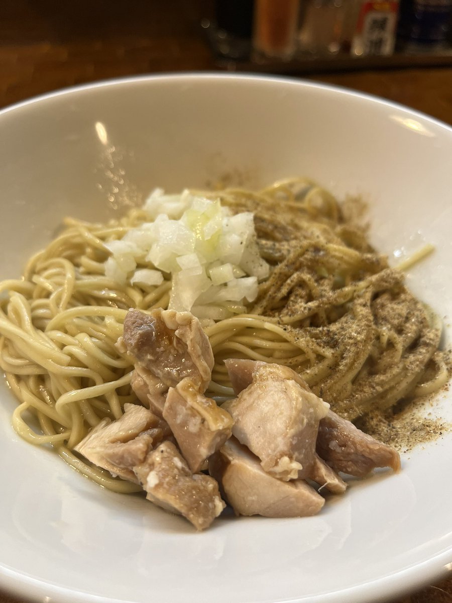 west_dn's tweet photo. 活龍の鶏そば専門店見つけたから入っちゃった
めっちゃ美味しかった https://t.co/AcRDzKAjhu