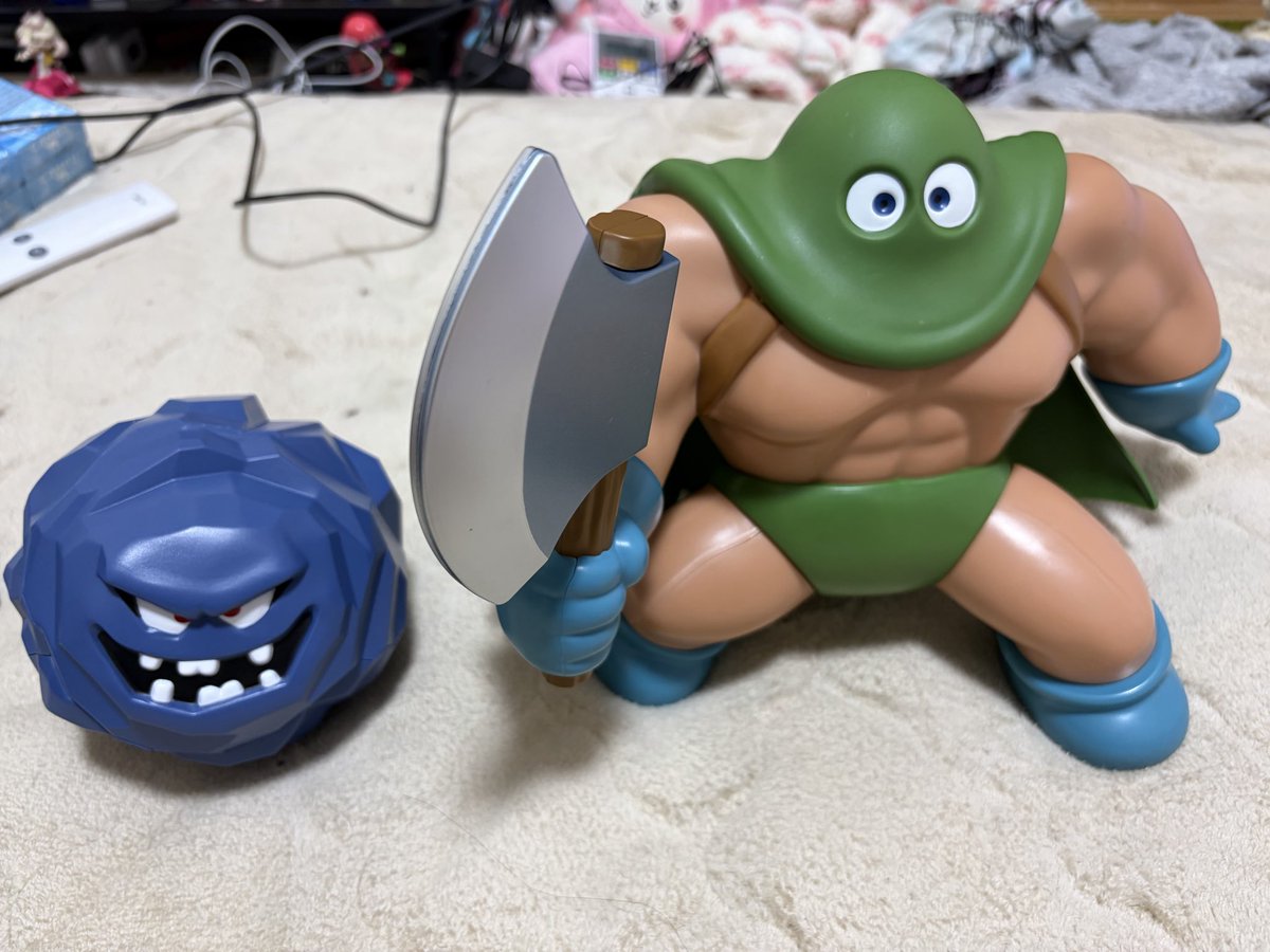 カンダタビッグフィギュアとばくだんいわ貯金箱とった！ #ドラクエ
