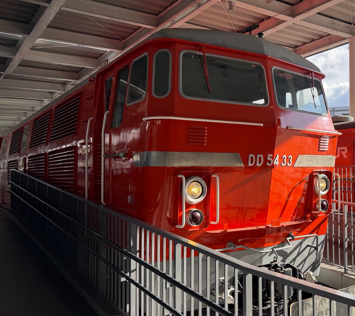 京都鉄道博物館 _ 8 DD54形33号機 西ドイツのエンジンと液体変速機を