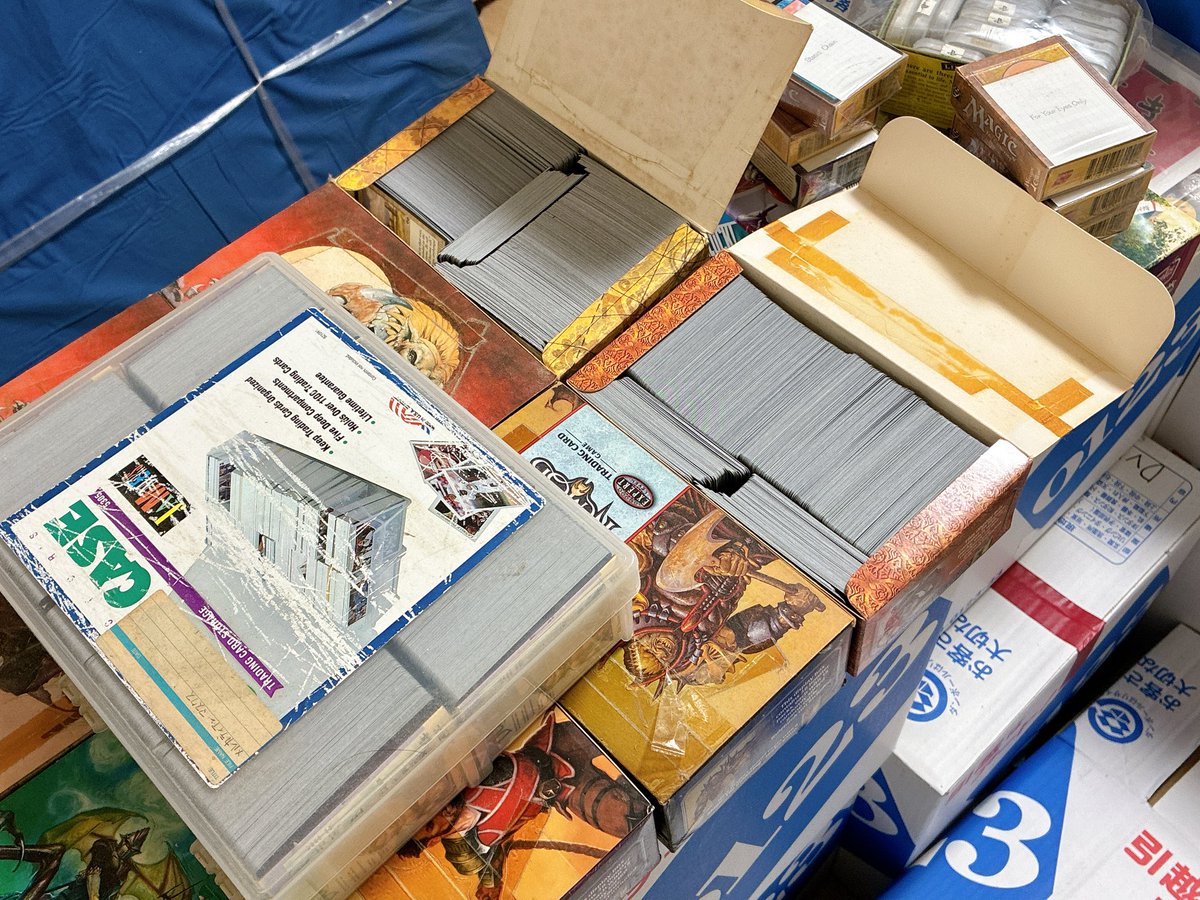 なお今回出てきたらMTGのカードは、基本全部開封済みのものを販売用の