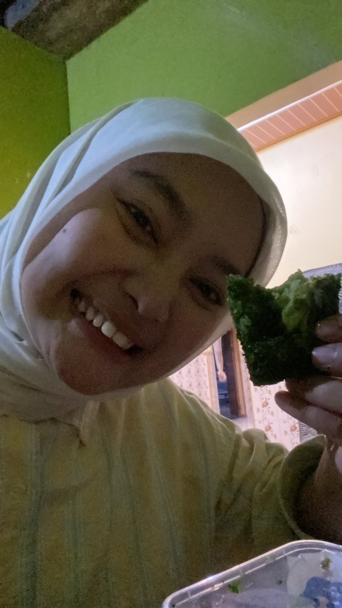 dddoppelganger's tweet photo. Risol matcha &amp; coklat Motherblue bestt🥺🫶🏻 ngga eneg, karna ngga begitu manisss, pas pokonyaaa 9/10🌟 https://t.co/ZgTWs7PL9G